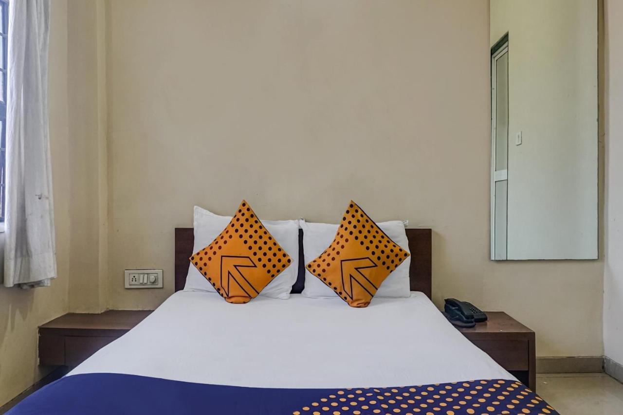 Oyo Flagship 75444 Hotel Kinara Lodging & Boarding Mangvadi Kültér fotó