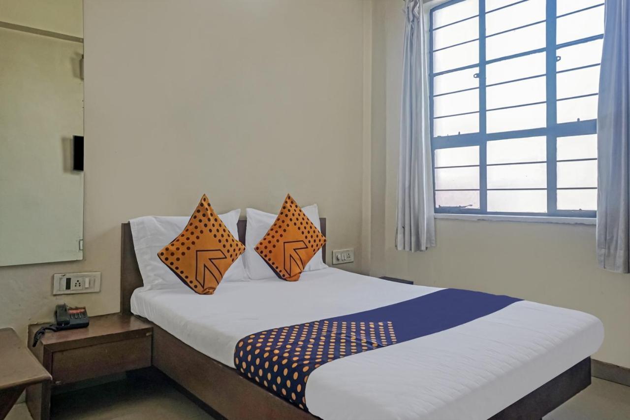 Oyo Flagship 75444 Hotel Kinara Lodging & Boarding Mangvadi Kültér fotó