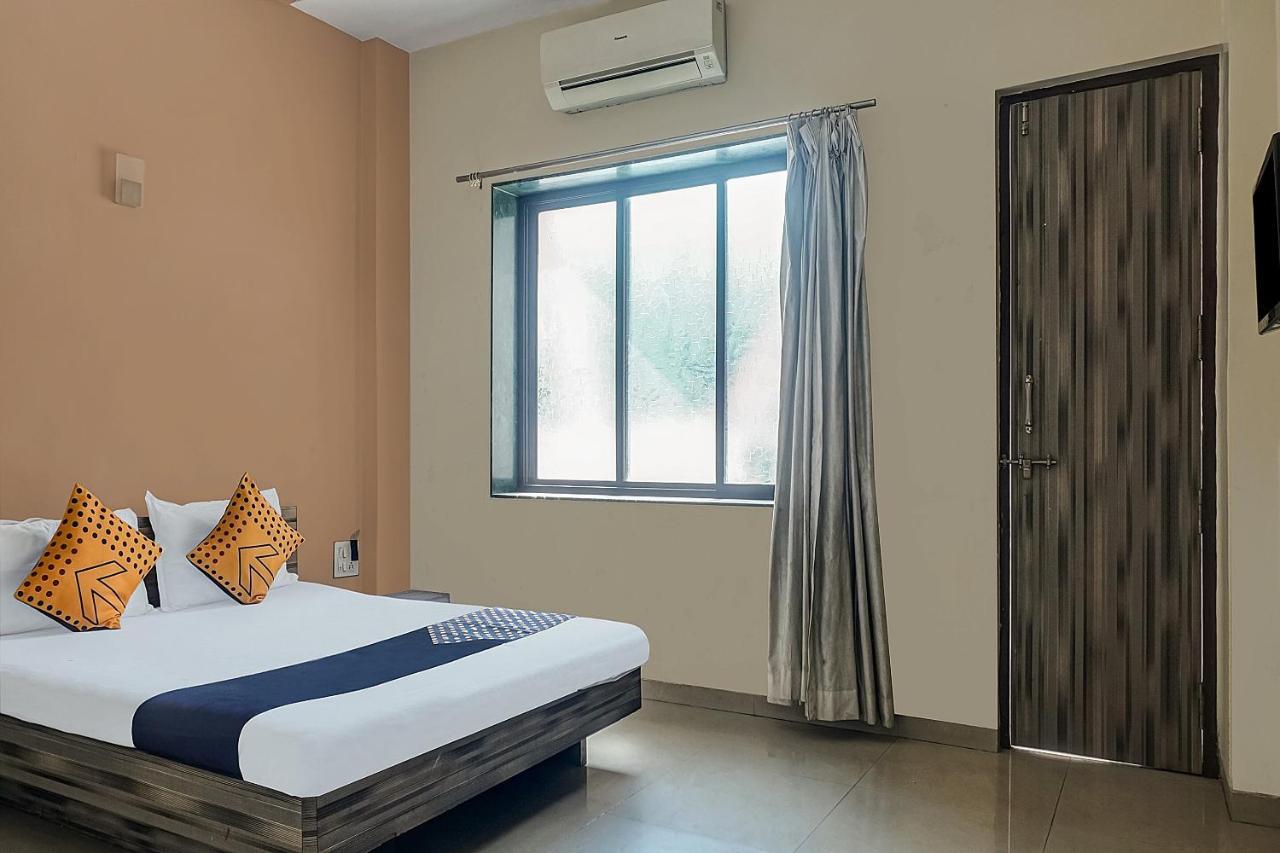 Oyo Flagship 75444 Hotel Kinara Lodging & Boarding Mangvadi Kültér fotó