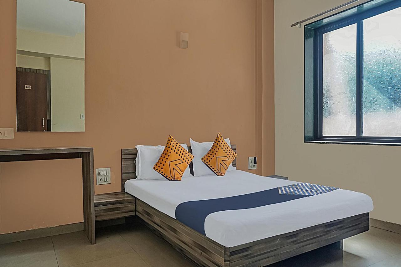 Oyo Flagship 75444 Hotel Kinara Lodging & Boarding Mangvadi Kültér fotó