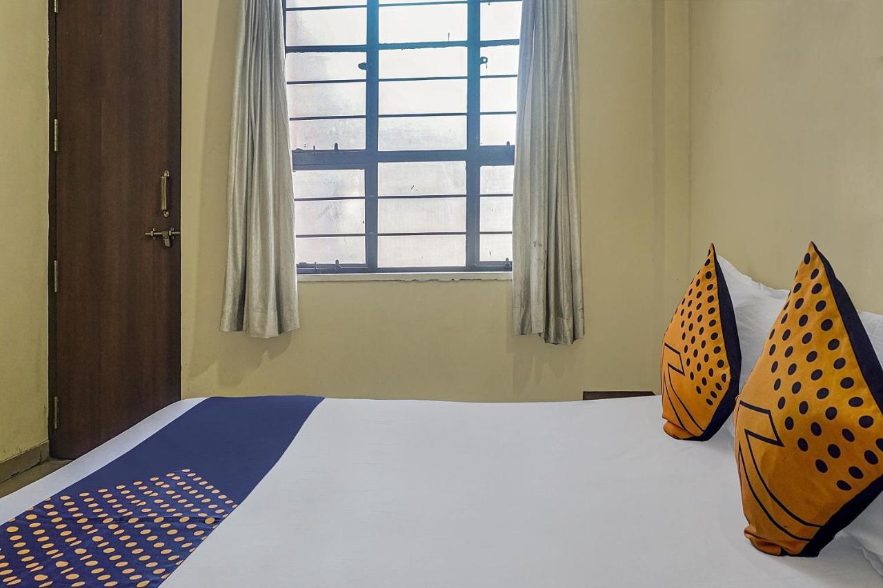 Oyo Flagship 75444 Hotel Kinara Lodging & Boarding Mangvadi Kültér fotó