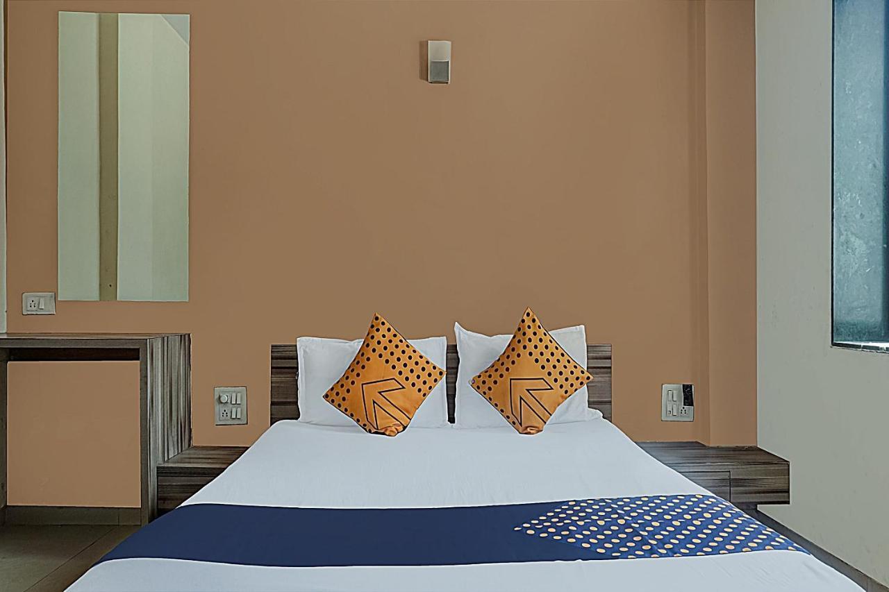 Oyo Flagship 75444 Hotel Kinara Lodging & Boarding Mangvadi Kültér fotó