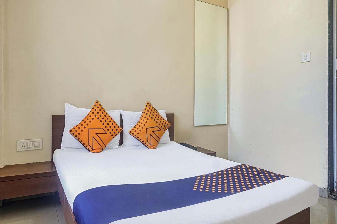 Oyo Flagship 75444 Hotel Kinara Lodging & Boarding Mangvadi Kültér fotó